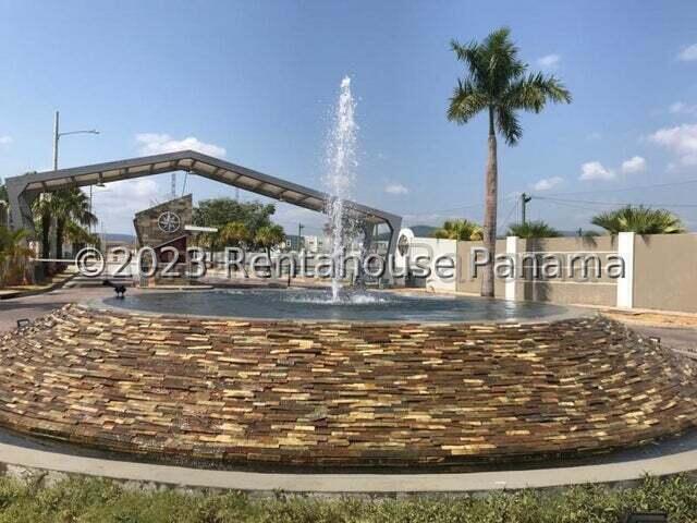 Exclusive Townhouse - Hermosa casa en Brisas del Golf
